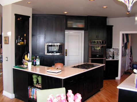 Custom kitchen modern style, with Quartz countertops Custom